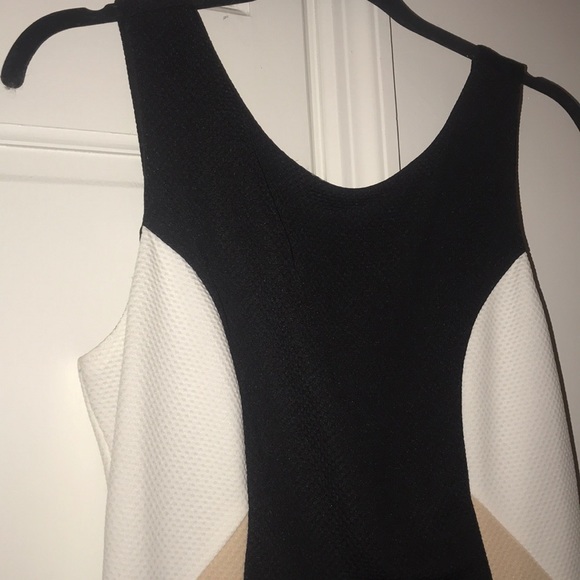 NWT Francesca’s colorblock dress - Picture 2 of 4